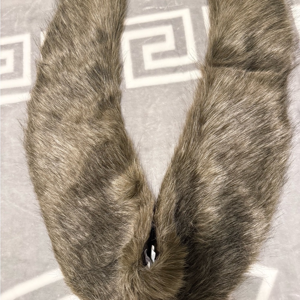 Banana Republic Fur scarf/collar Gray
